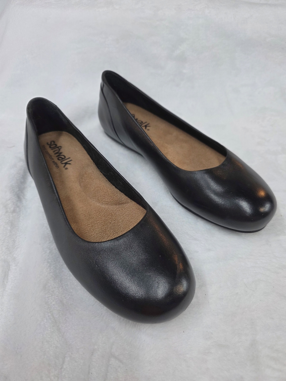 SoftWalk Black Round-Toe Leather Flats